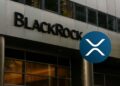 Fachada de BlackRock con logotipo de XRP en primer plano.