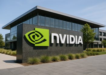 Campus de Nvidia con su logo en gran formato tras reportar ingresos y mejoras en pronóstico.