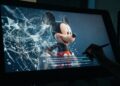 Artista crea Mickey Mouse con IA en Sora.