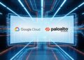 Logos de Google Cloud y Palo Alto Networks en pantalla dentro de un centro de datos.