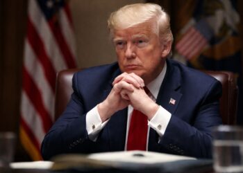 Trump analiza ataques militares limitados contra Irán.