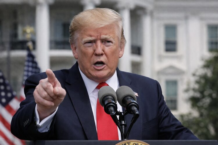 Trump eleva aranceles globales al 15% inmediato.