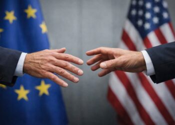 La Unión Europea congelará acuerdo con EE UU por aranceles.