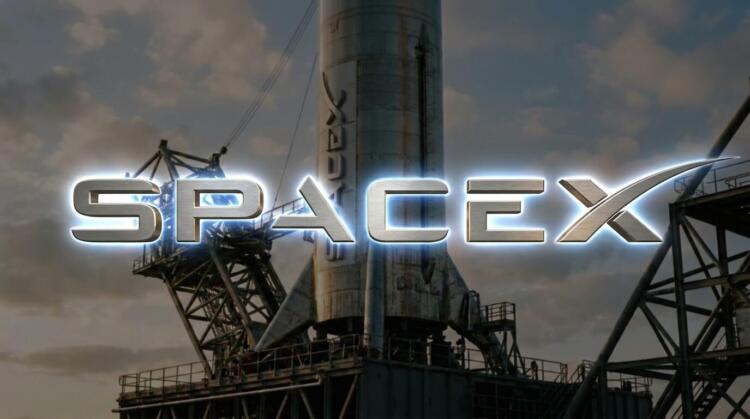 Cohete SpaceX en lanzamiento al atardecer impulsando IA