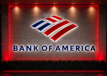ogo de Bank of America en entorno corporativo con señales de cautela