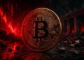 Bitcoin bajo presión en un entorno financiero de alto riesgo.