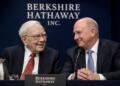 Warren Buffett y Greg Abel comparten escenario en Berkshire Hathaway.