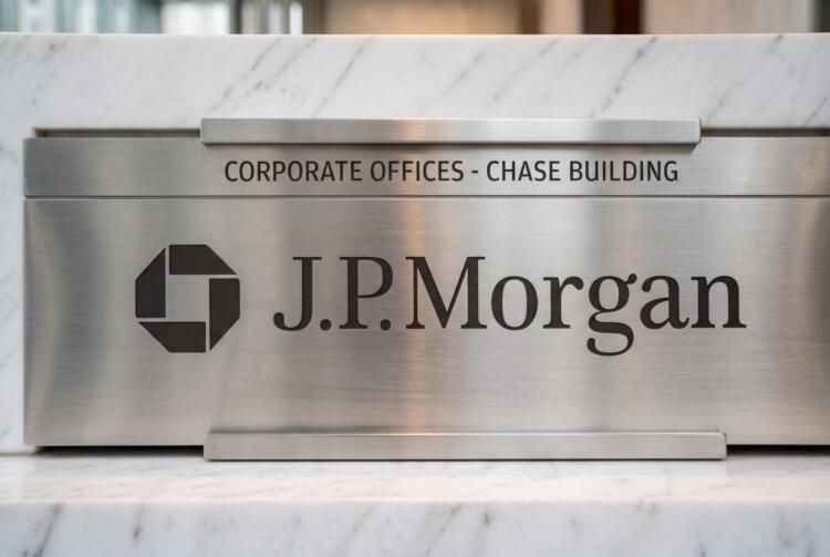 JPMorgan supera previsiones gracias al repunte de sus comisiones bancarias