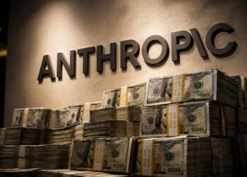Anthropic junto a grandes pilas de billetes por sus ingresos.