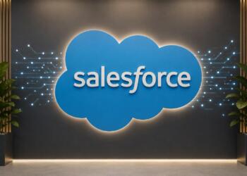 Logo de Salesforce en un entorno tecnológico corporativo moderno.