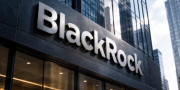 Edificio de BlackRock con su logotipo en una fachada corporativa.