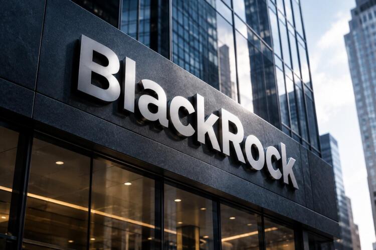 Edificio de BlackRock con su logotipo en una fachada corporativa.