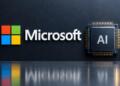Logotipo de Microsoft junto a un chip de inteligencia artificial.