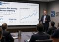 Un orador presenta datos de Goldman Sachs sobre el creciente riesgo de short squeeze.