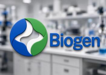 Logo de Biogen flotando frente a laboratorio biotecnológico moderno.