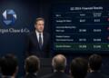 Un ejecutivo presenta los resultados financieros de JPMorgan Chase ante una audiencia