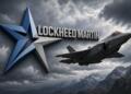 Logo de Lockheed Martin junto a un caza F-35 en vuelo.